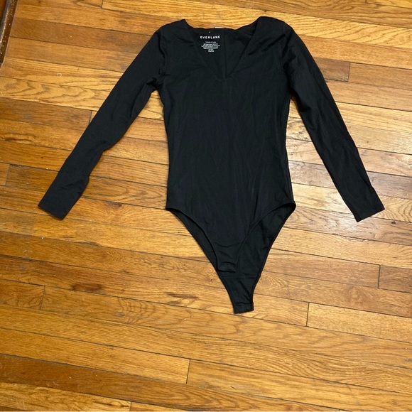 Everlane The Long-Sleeve V-neck Supima® Bodysuit (S) - Picture 2 of 7